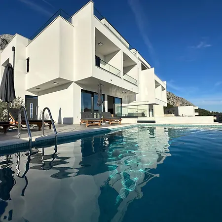 White Stone Villa *