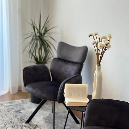 White Stone * ماكارسكا